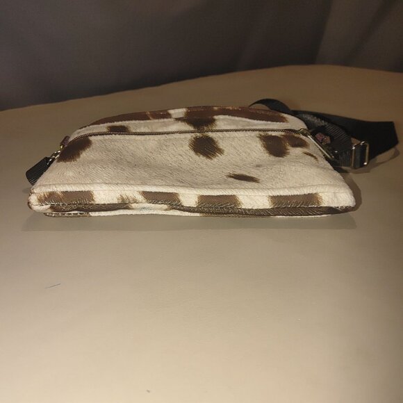 Silver Plum Cowhide Print Crossbody Purse Brown Beige Button Accent Zip Closure - Picture 12 of 12